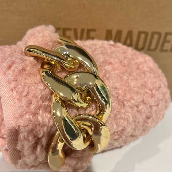 Steve Madden Ability Pink Faux Fur Gold Buckle Slip On Slide Slipper NWB - Picture 4 of 11